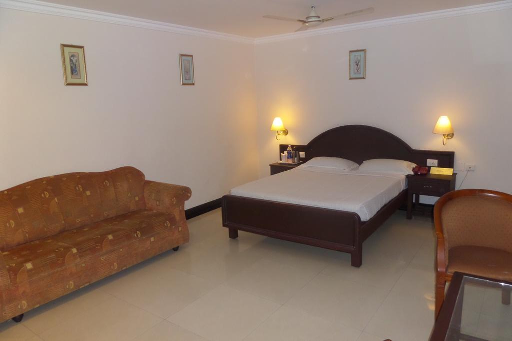 Hotel Elegance Kāladi Kamer foto