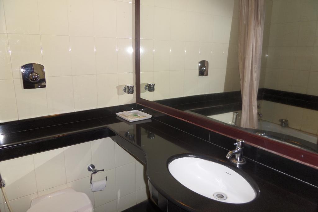 Hotel Elegance Kāladi Kamer foto