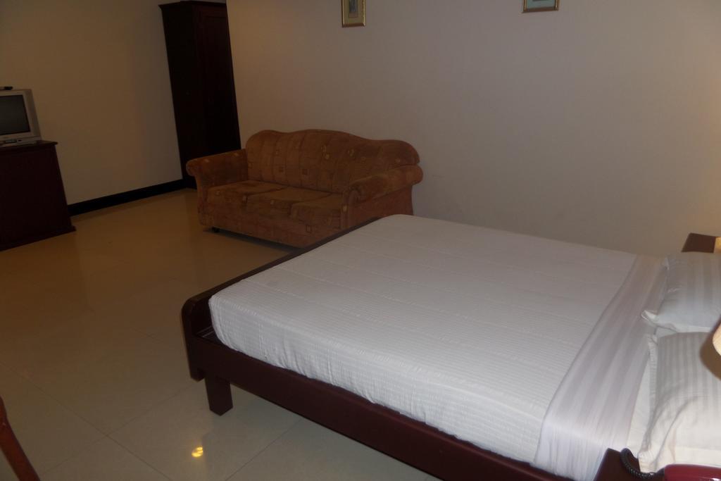 Hotel Elegance Kāladi Kamer foto